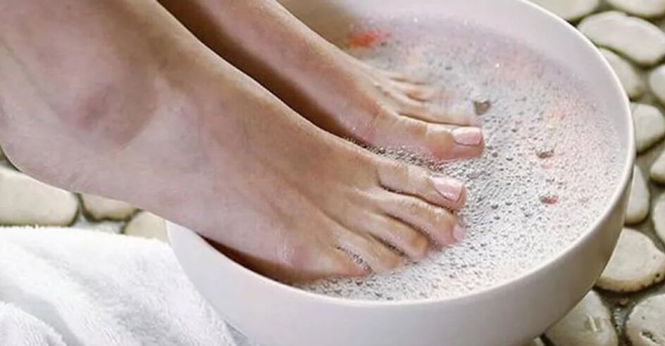 ванна для лікування грибка нігтів
